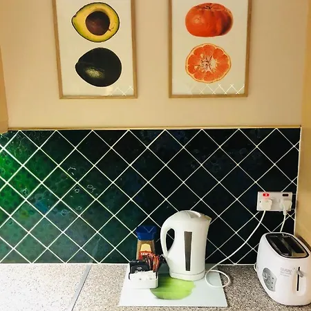 아파트 The Waterside 112 Harbour Mills