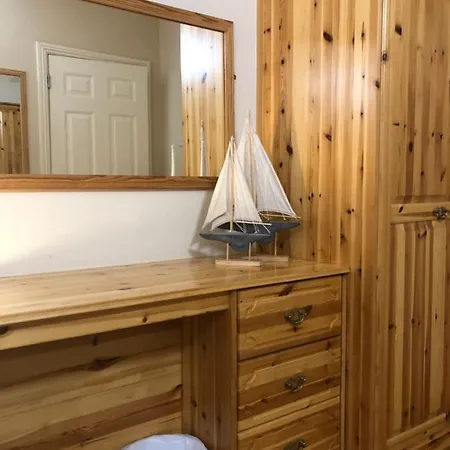 The Waterside 112 Harbour Mills 아파트 *