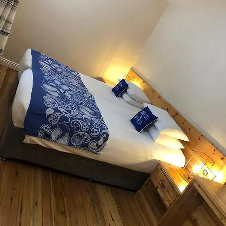 The Waterside 112 Harbour Mills Apartment *