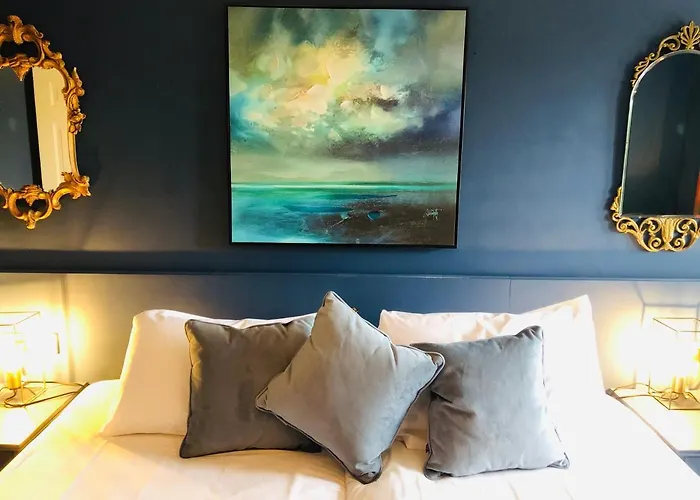 The Waterside 112 Harbour Mills Вэстпорт